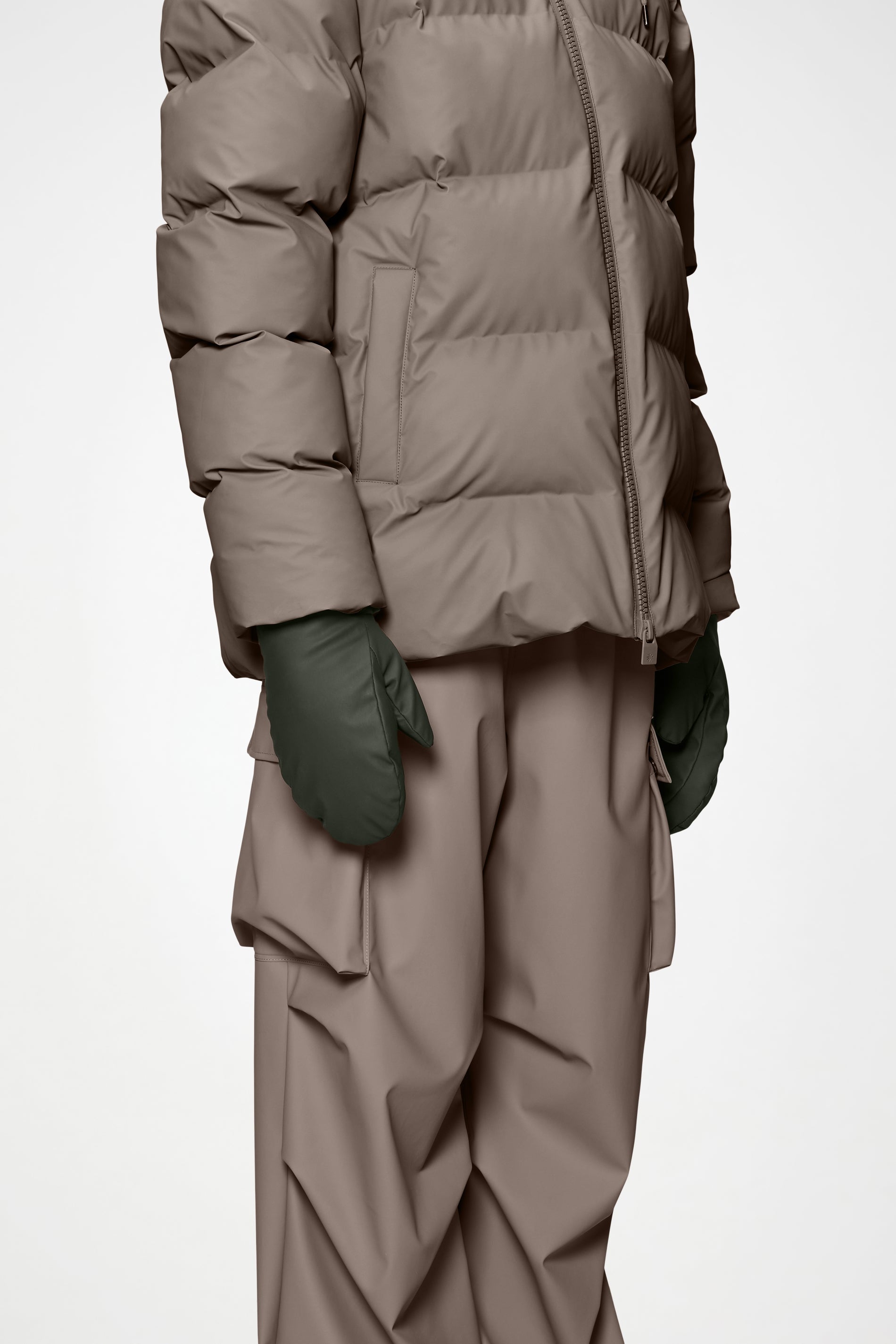 RAINS Alta Puffer Mittens Green Gloves