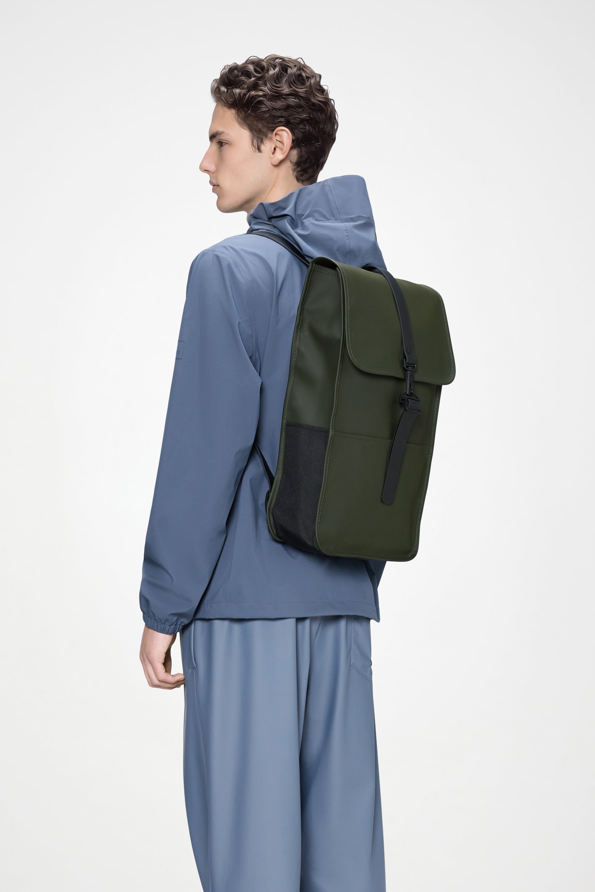 RAINS Backpack Green 18L H50 x D12 x W30 cm Backpack