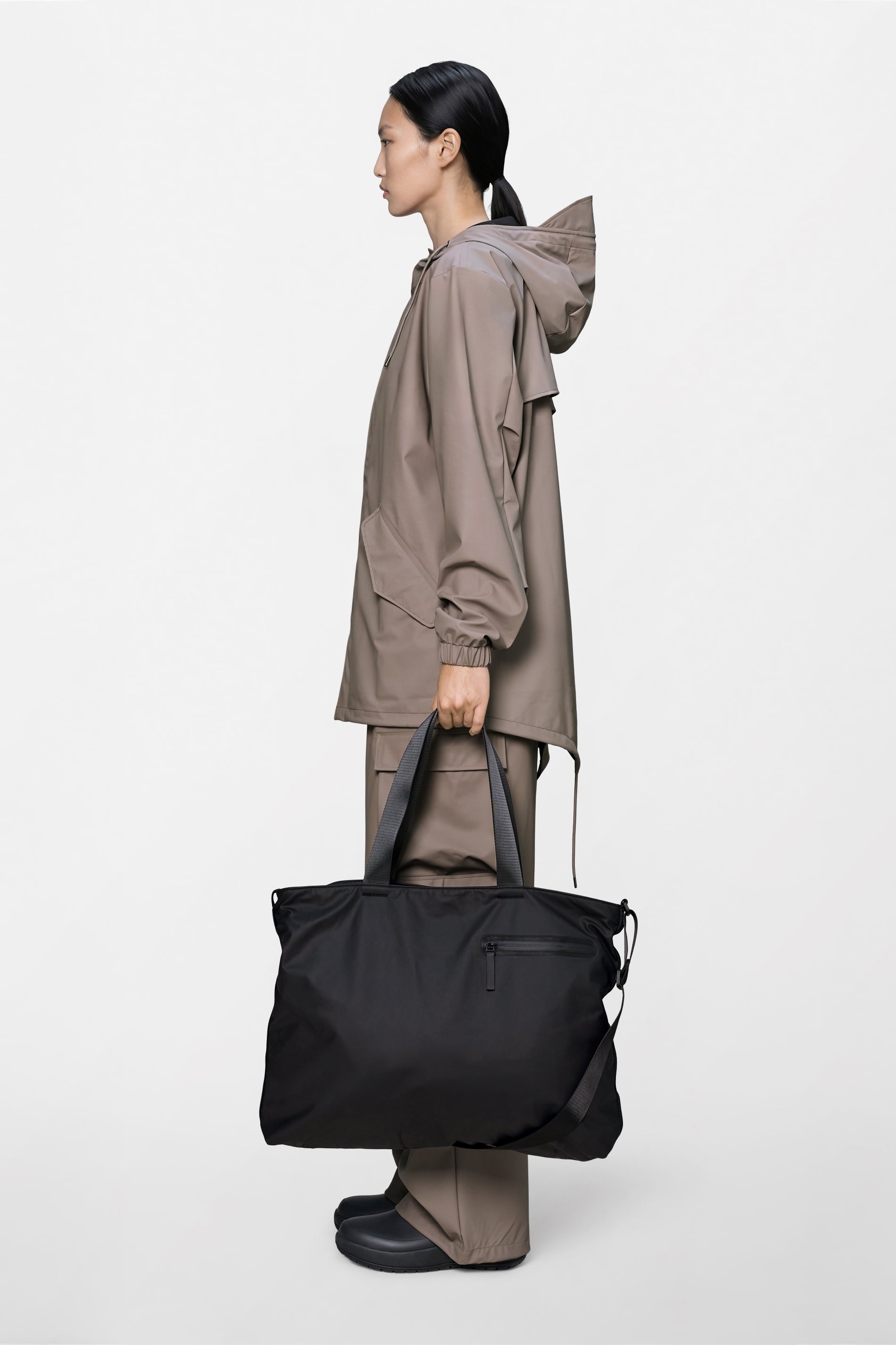 RAINS Dash Messenger Tote Bag Black 25L H38 x D14 x W50 cm Tote