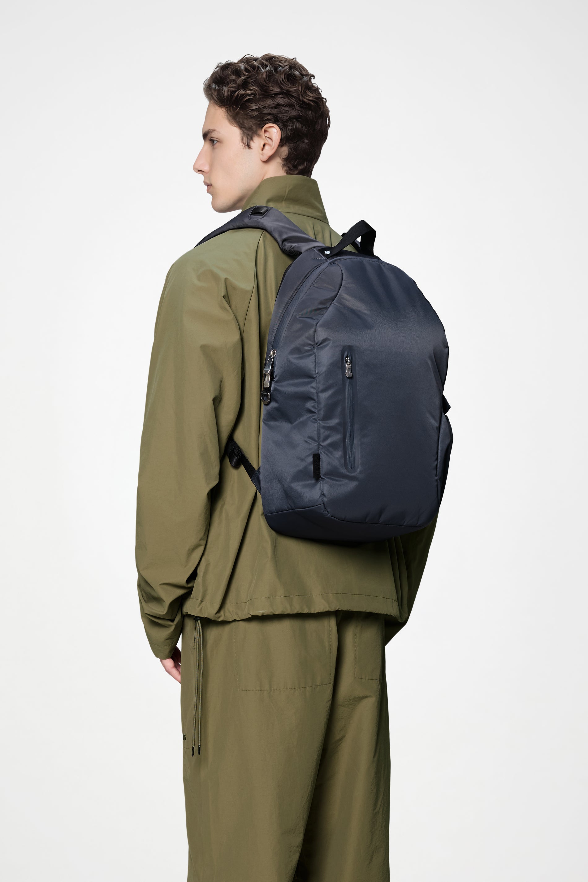 RAINS Delphi Backpack Veil 30L H28.50 x D14 x W47.50 cm Backpack