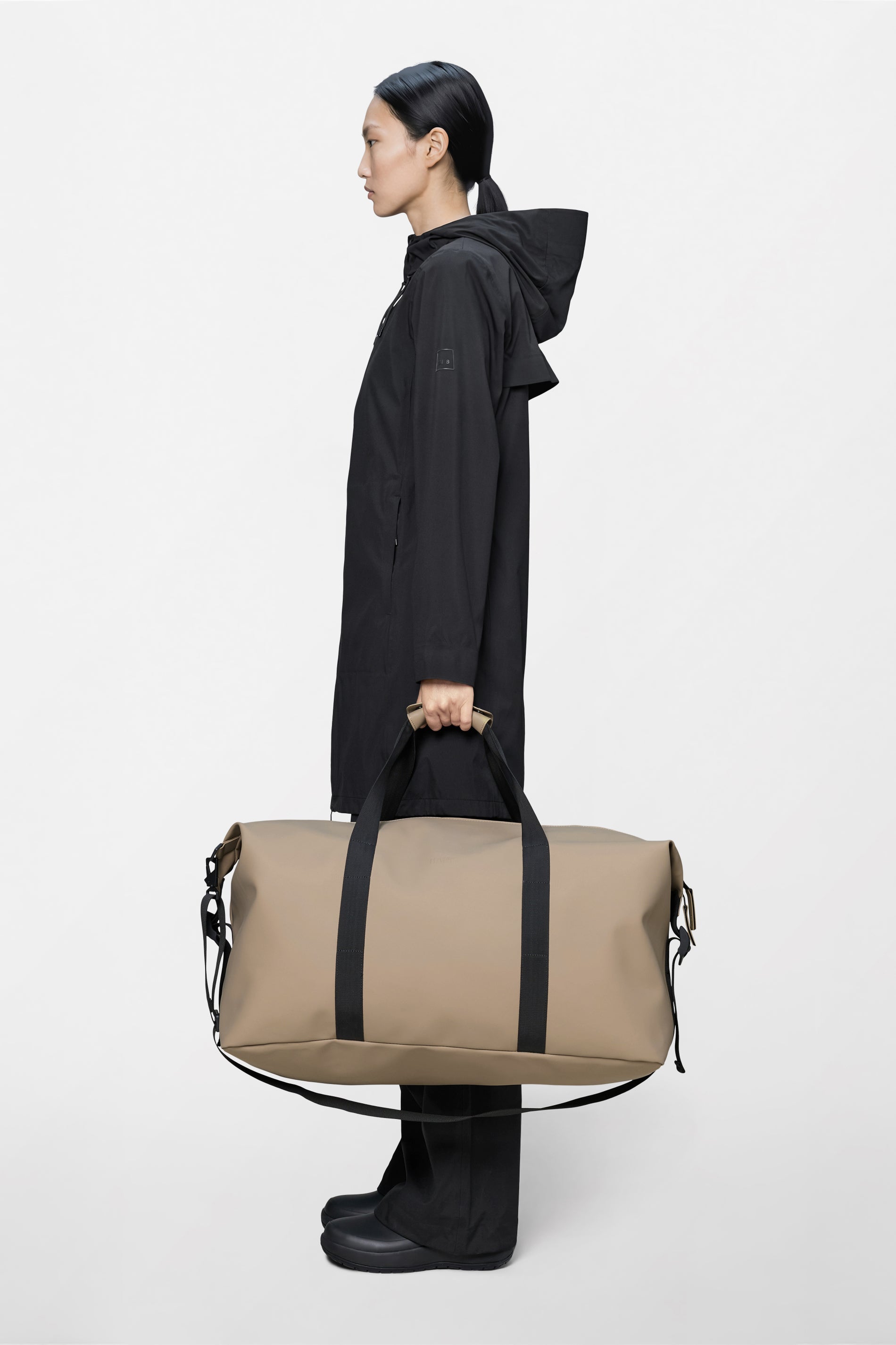 RAINS Hilo Weekend Bag Large Beige 47L H29 x D28 x W60 cm Weekender