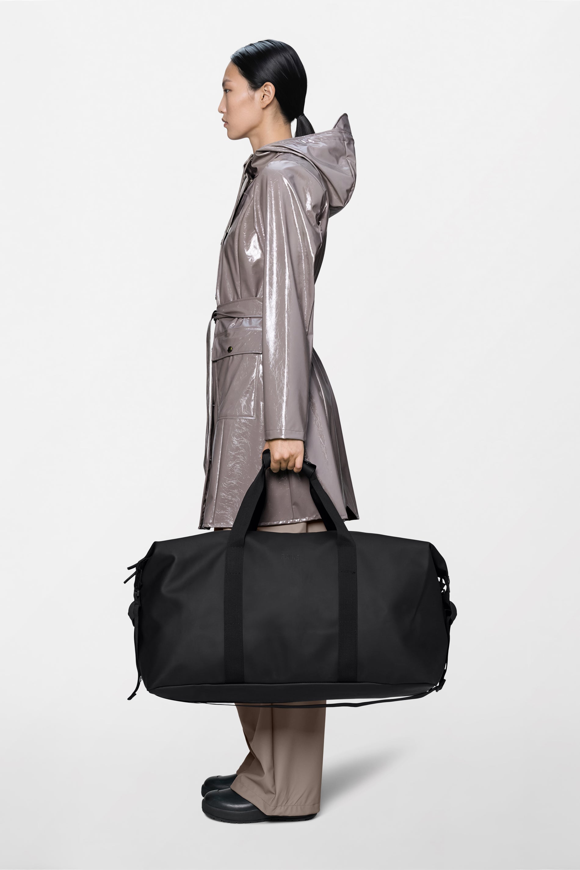RAINS Hilo Weekend Bag Large Black 47L H29 x D28 x W60 cm Weekender