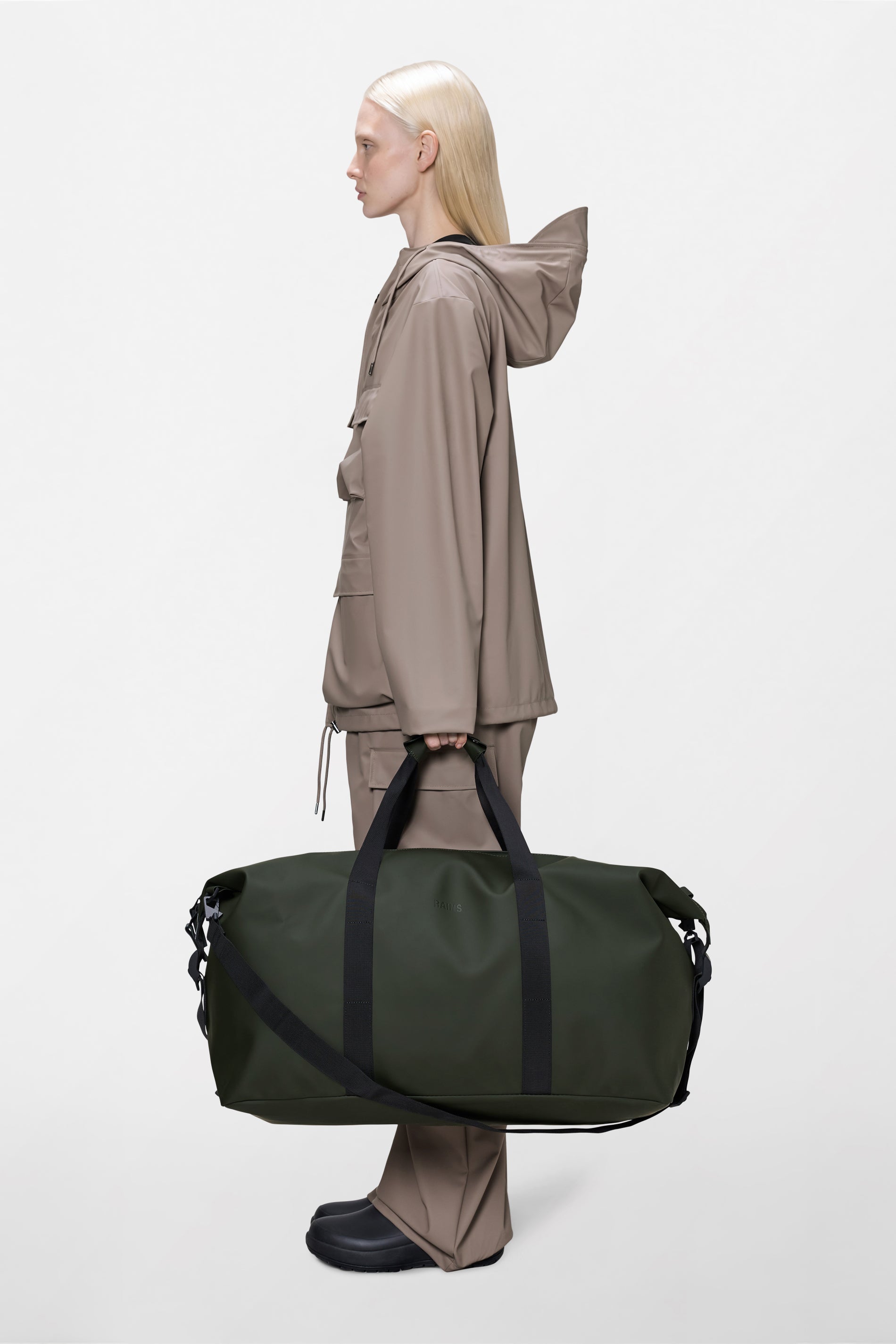 RAINS Hilo Weekend Bag Large Green 47L H29 x D28 x W60 cm Weekender