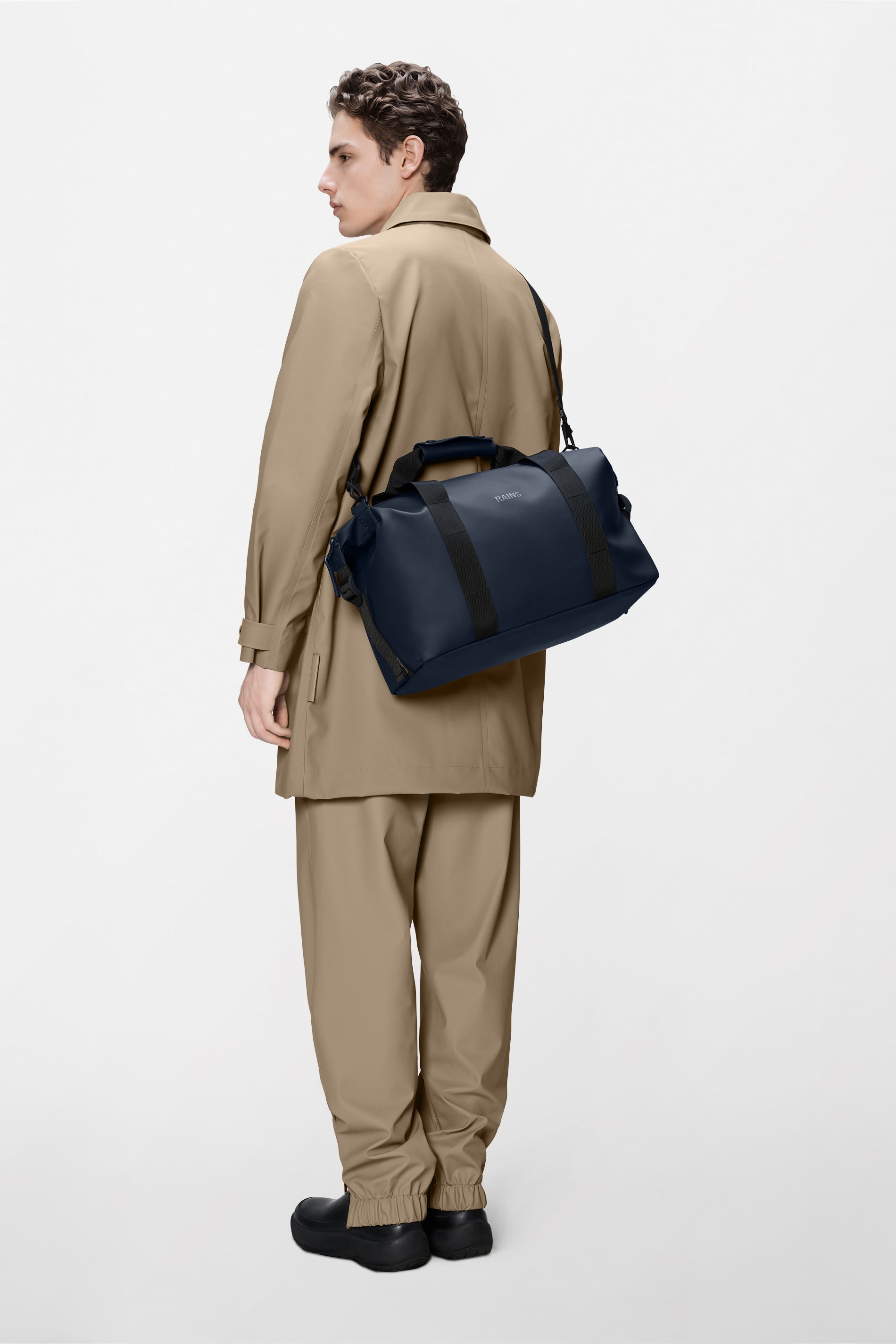 RAINS Hilo Weekend Bag Small Navy 18L H26 x D20 x W40 cm Weekender