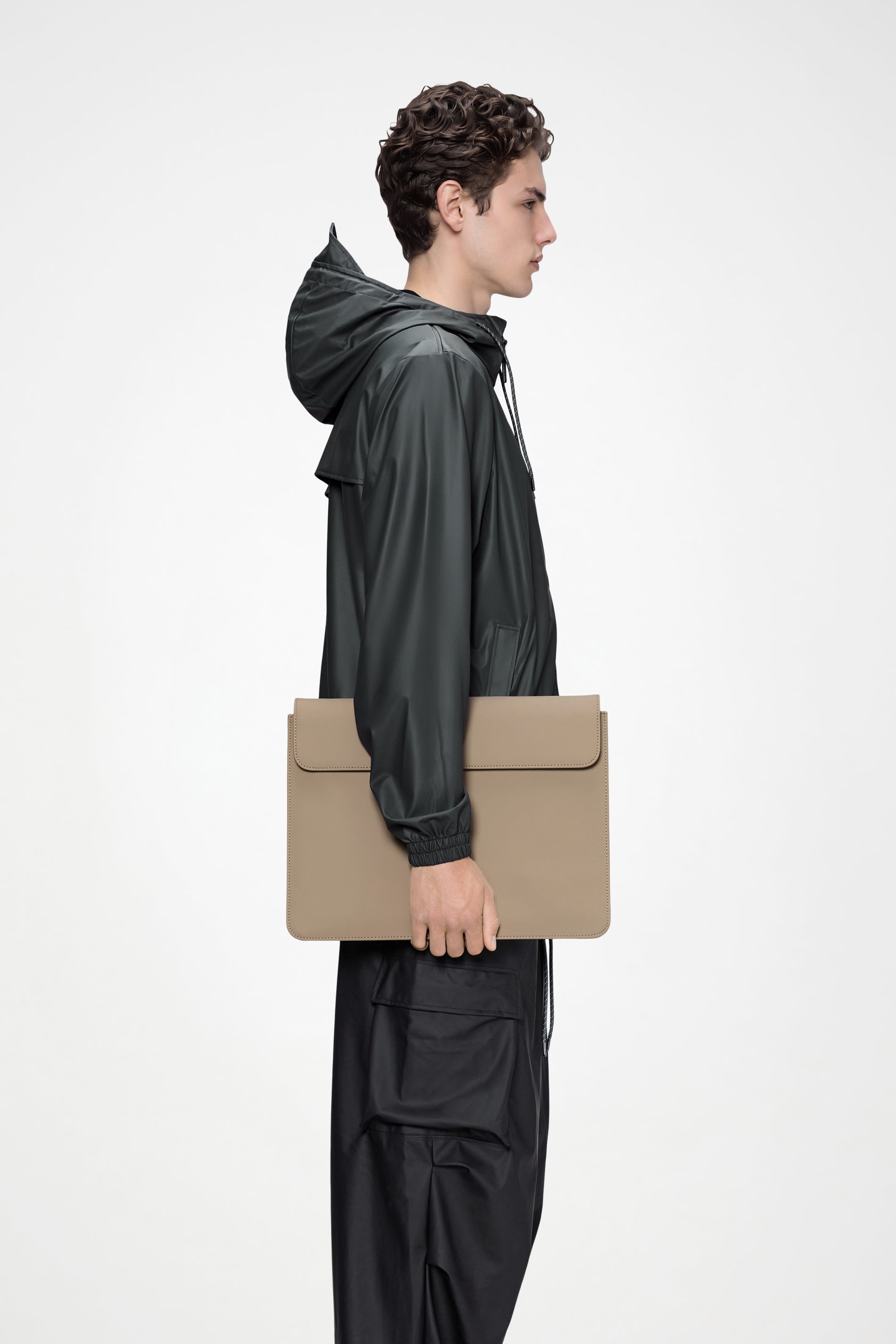 RAINS Laptop Portfolio 15″/16″ Beige 0.60L H30 x D0 x W40 cm Laptop Case