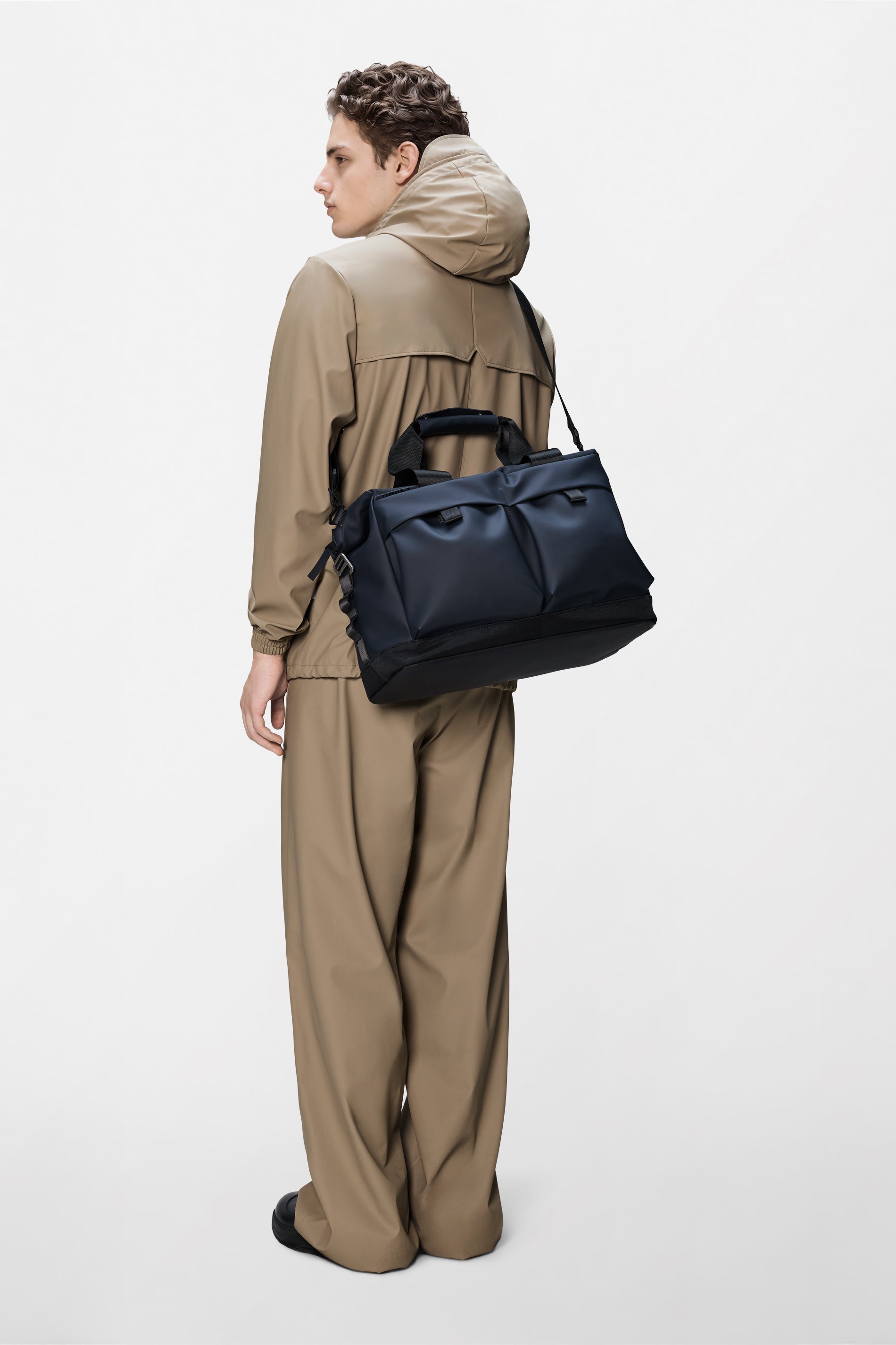 RAINS Otaru Weekend Bag Small Navy 33L H30 x D20 x W42 cm Weekender