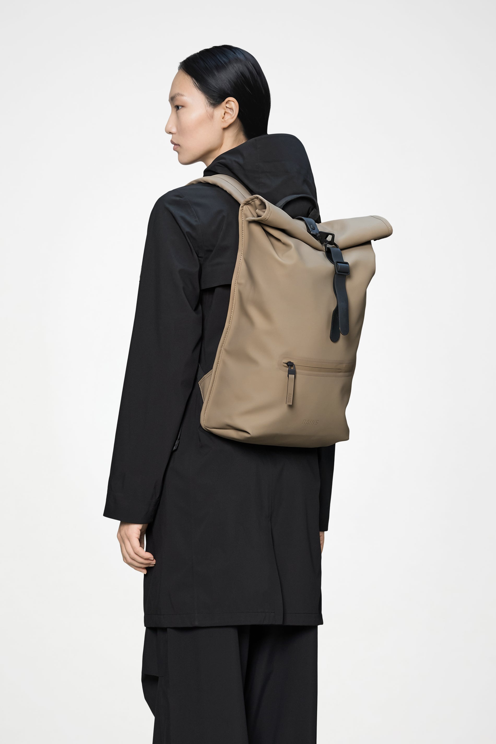 RAINS Rolltop Rucksack Beige 19L H48 x D11 x W32 cm Backpack
