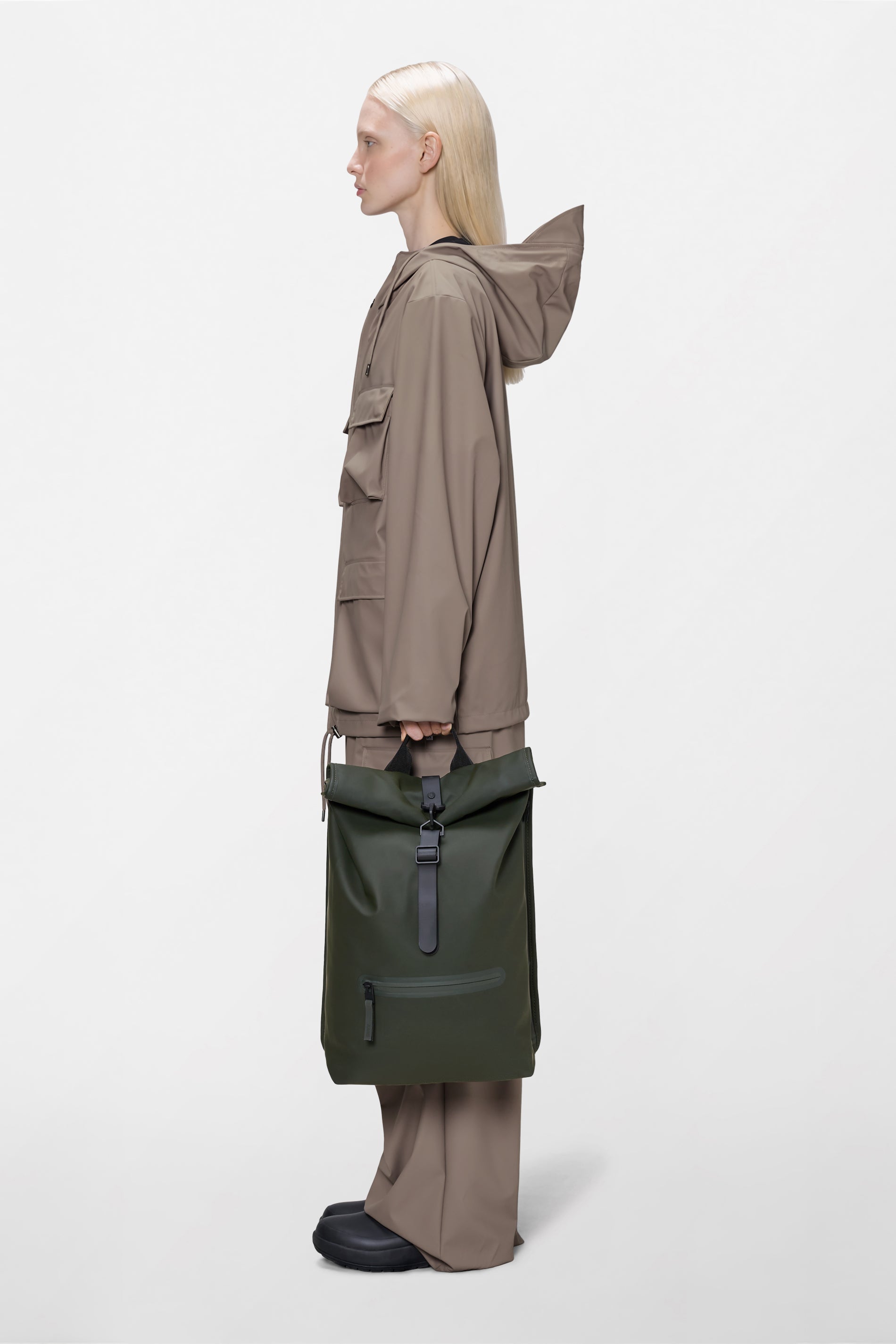 RAINS Rolltop Rucksack Green 19L H48 x D11 x W32 cm Backpack