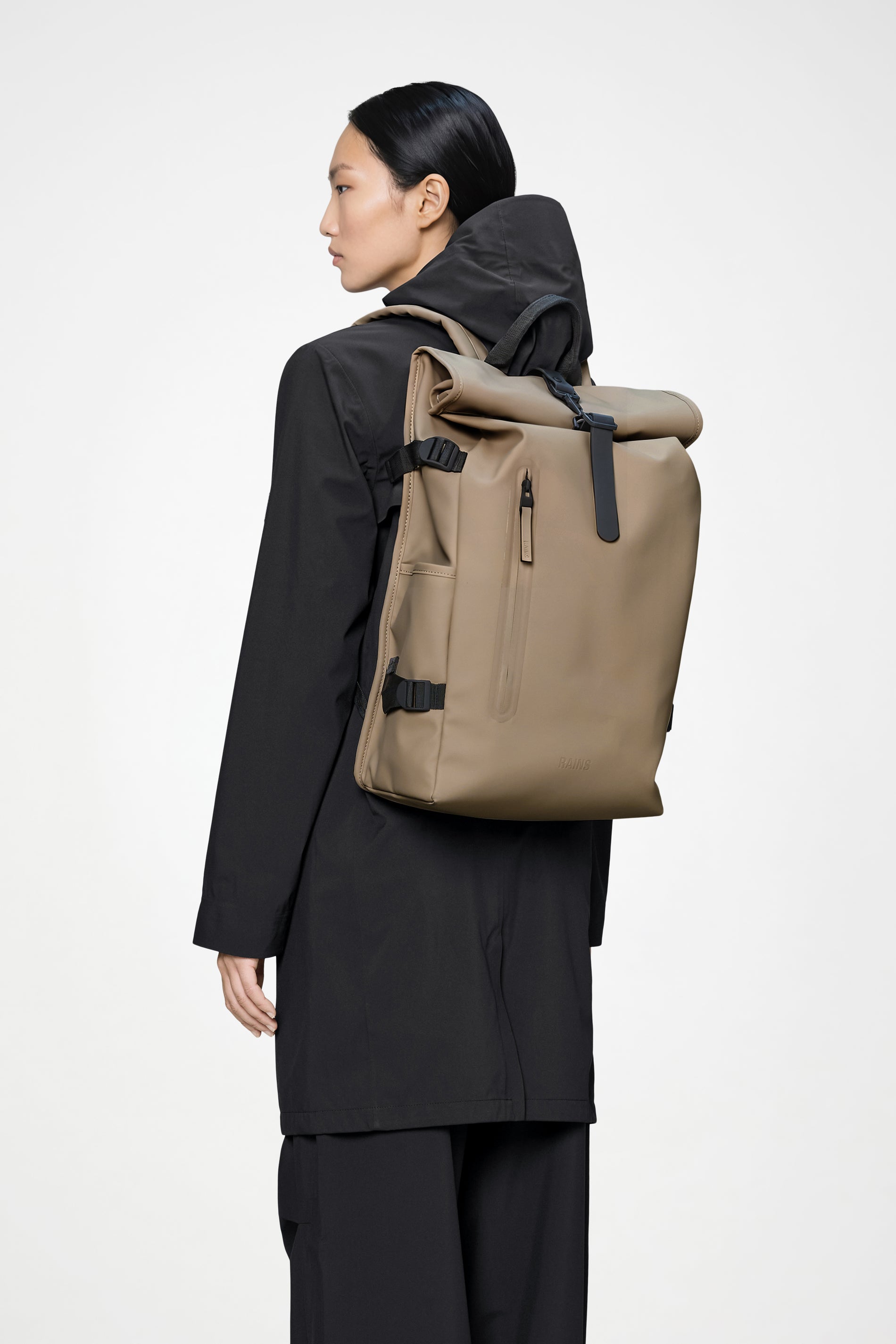 RAINS Rolltop Rucksack Large Beige 28L H63 x D14 x W32 cm Backpack