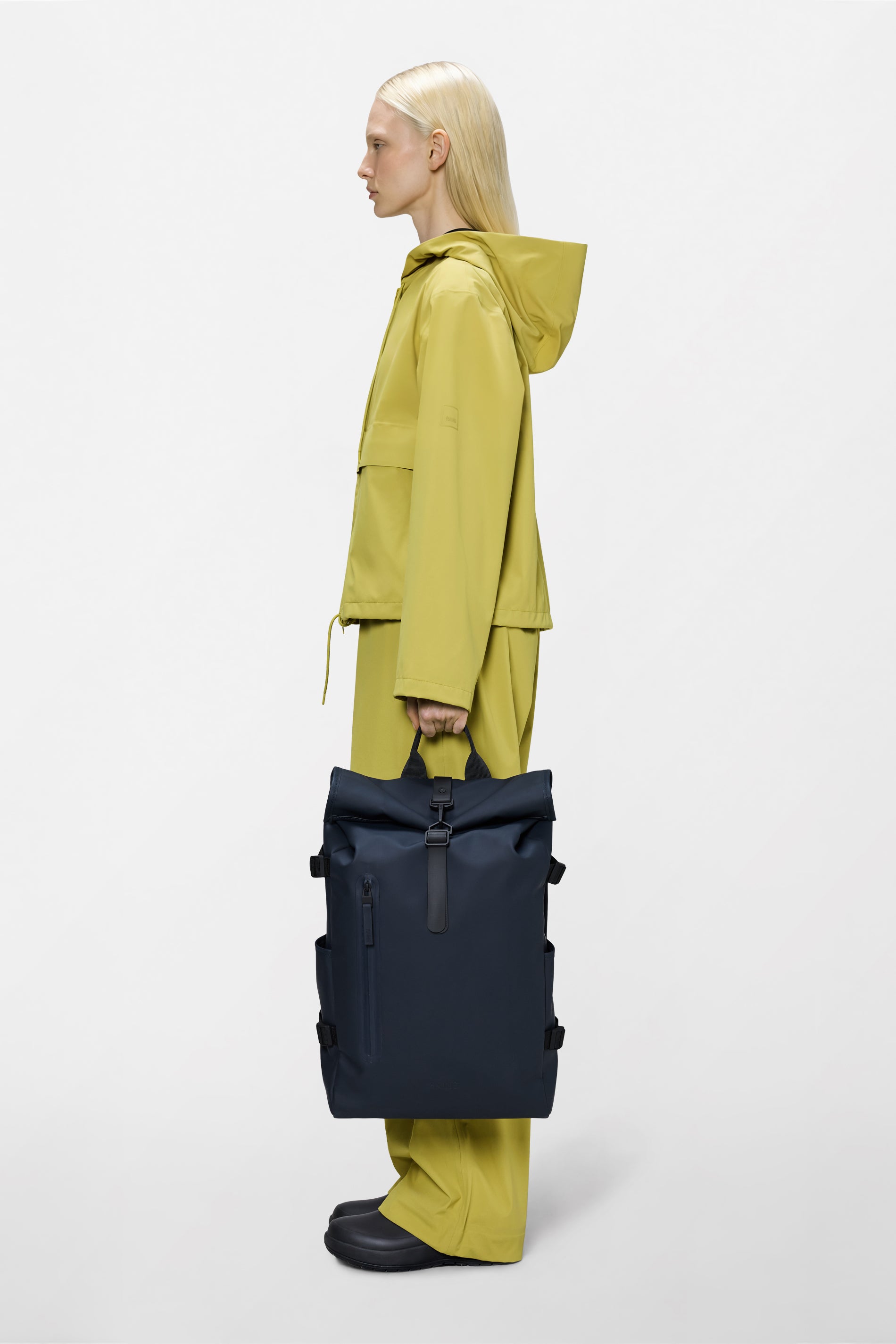 RAINS Rolltop Rucksack Large Navy 28L H63 x D14 x W32 cm Backpack