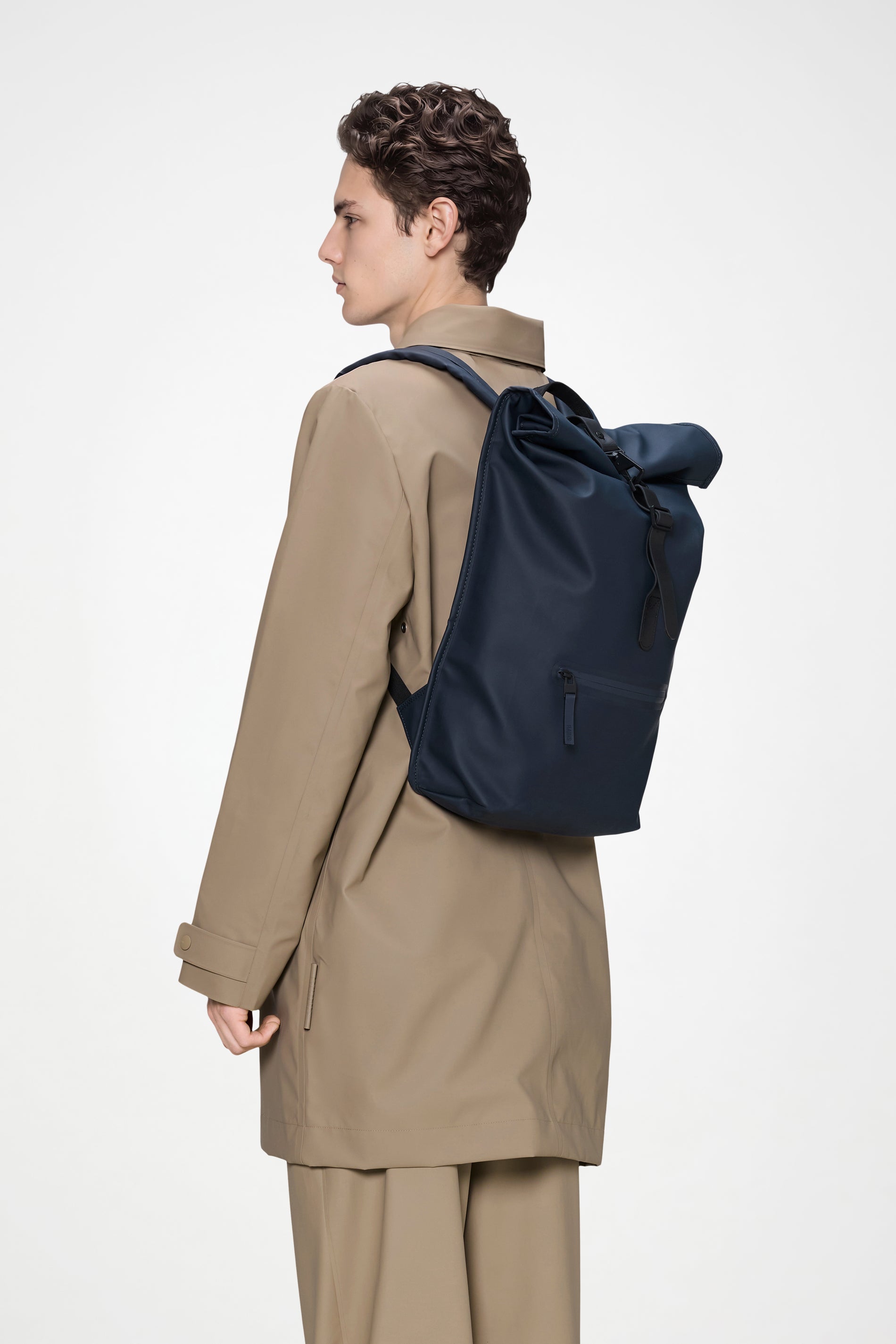 RAINS Rolltop Rucksack Navy 19L H48 x D11 x W32 cm Backpack