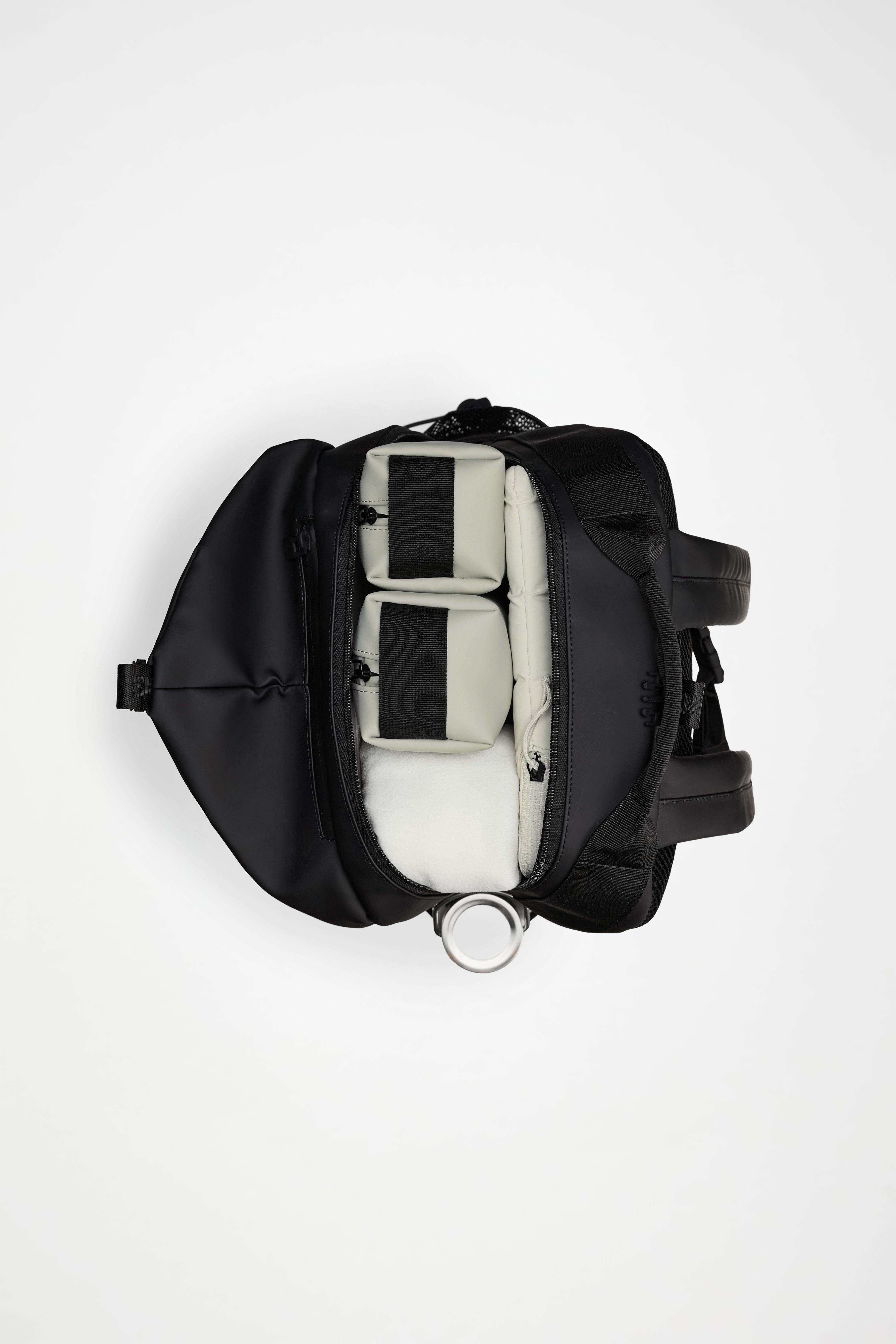 RAINS Trail Clip Front Backpack Black 27L H52 x D16.50 x W35 cm Backpack