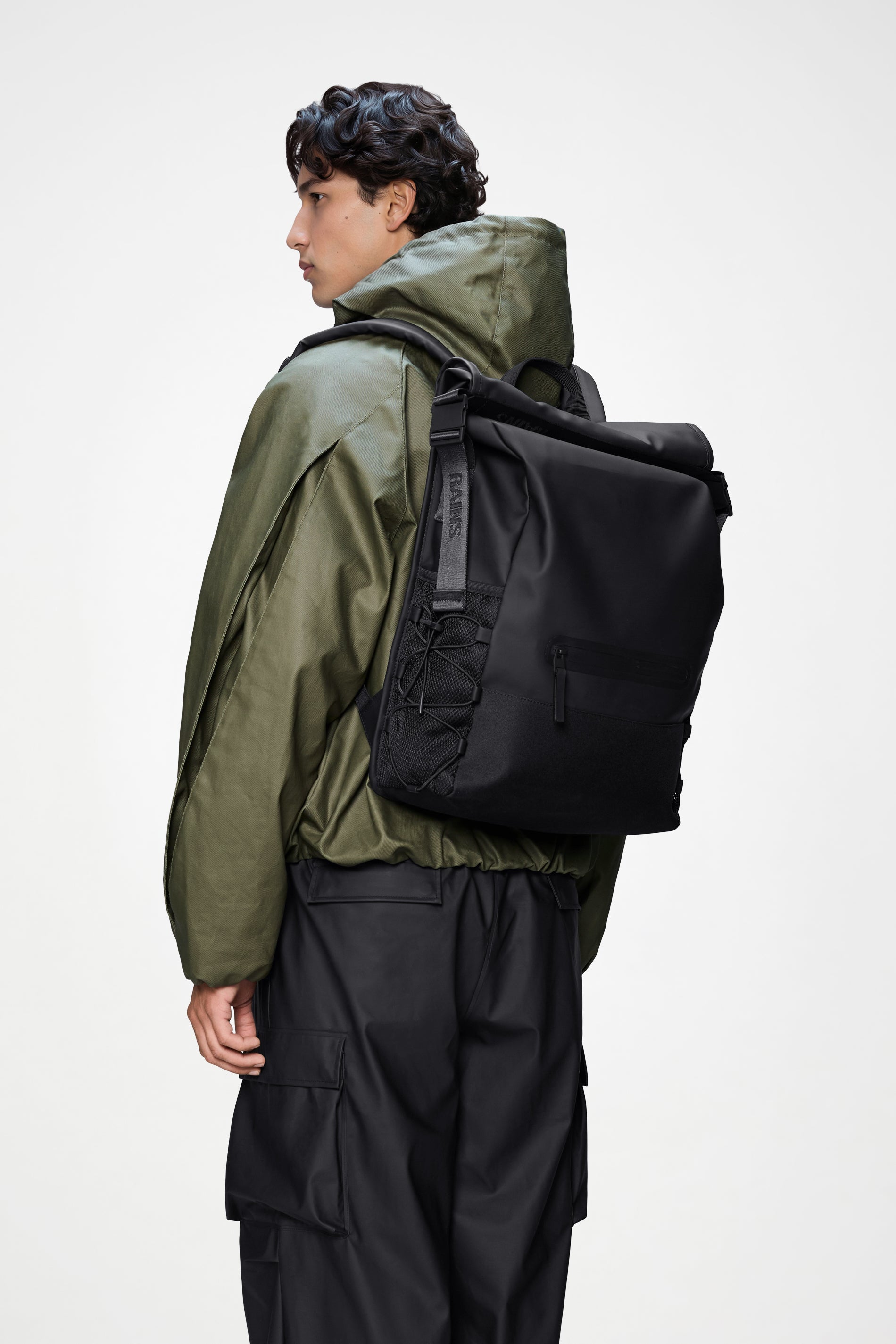 RAINS Trail Mountaineer Rolltop Black 29L H56 x D13 x W32 cm Backpack