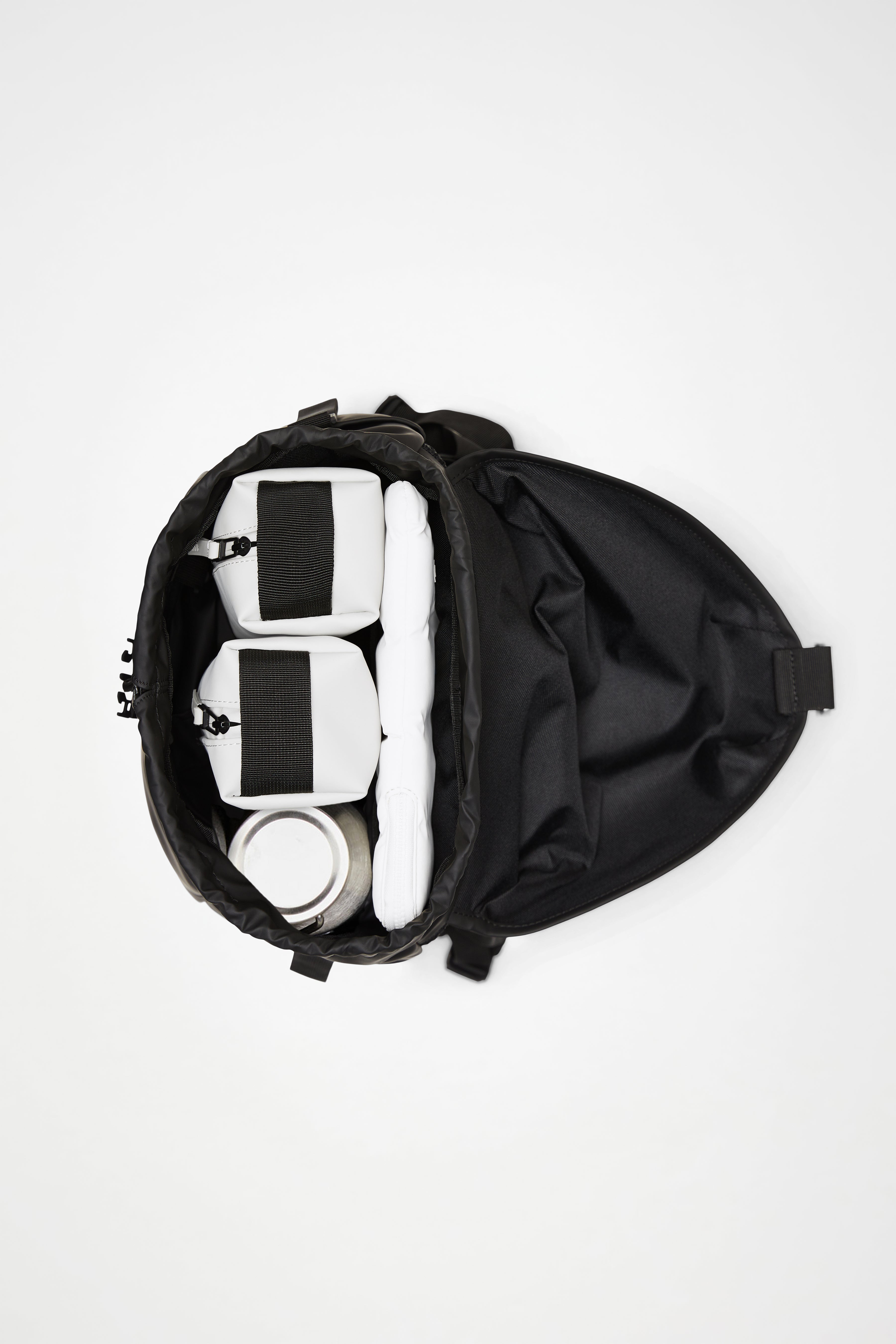 RAINS Valera Bucket Backpack Black 18L H40 x D16 x W29 cm Backpack