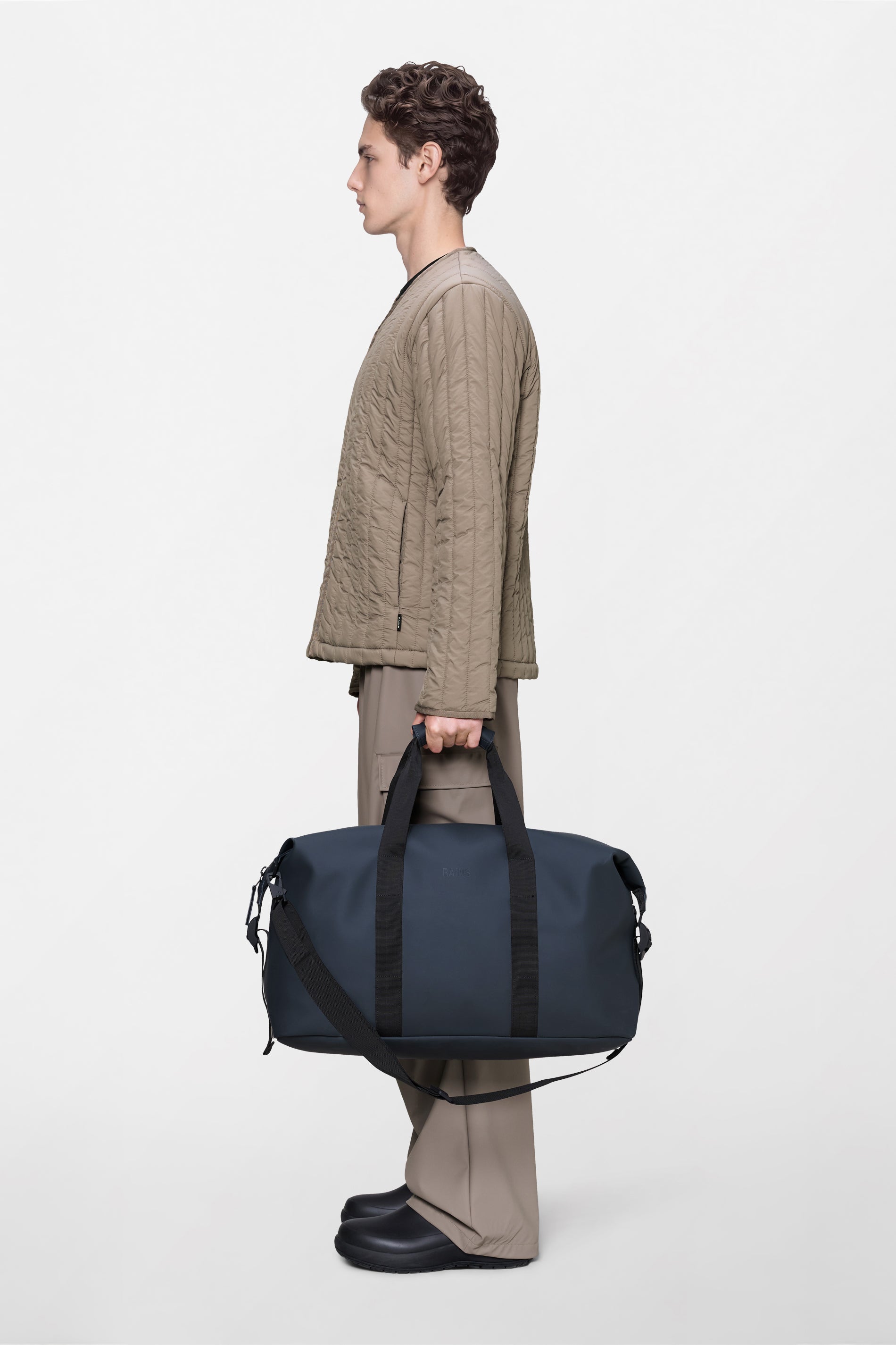 RAINS Hilo Weekend Bag Navy 36L H27 x D26 x W52 cm Weekender
