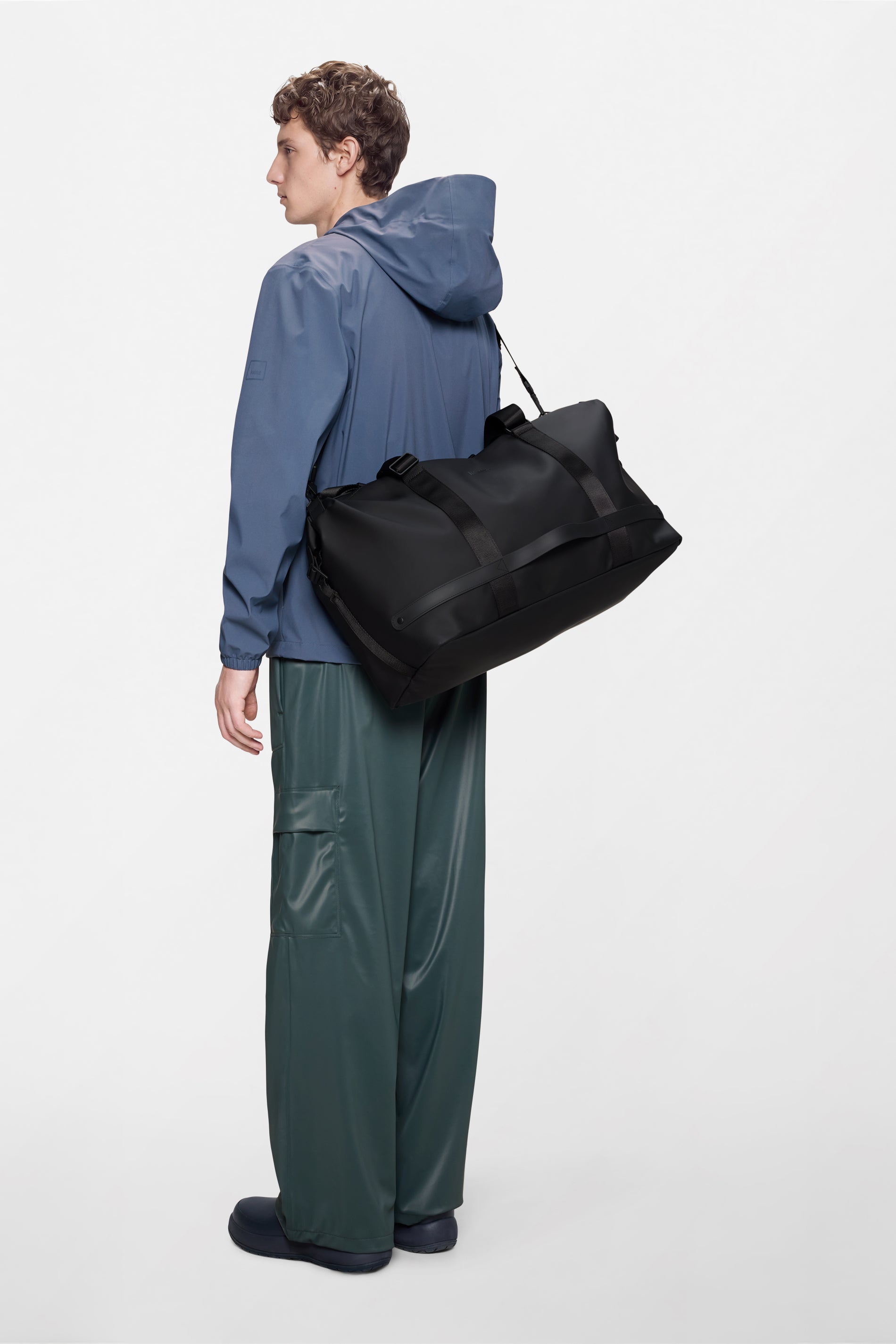 RAINS OTG Weekend Bag Black 33L H28 x D22 x W50 cm Weekender