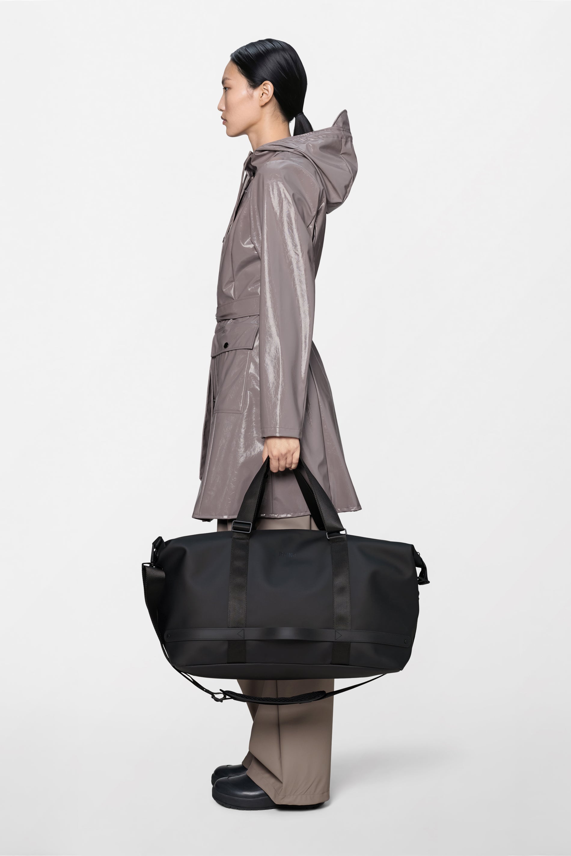 RAINS OTG Weekend Bag Black 33L H28 x D22 x W50 cm Weekender